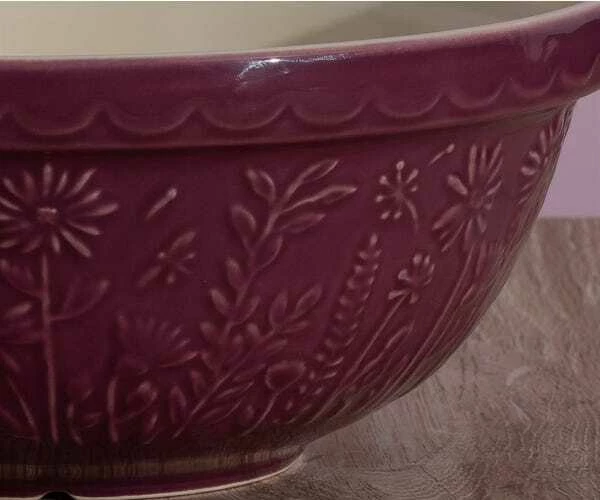 Mason Cash In The Meadow Daisy Mixing Bowl Purple 2.7L 4 Mason Cash In The Meadow Daisy Mixing Bowl Purple 2.7L - Image 2